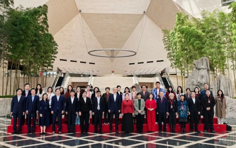 全國“兩會(huì)”精神政策宣講會(huì)暨金融賦能民營企業(yè)家會(huì)議在京舉行